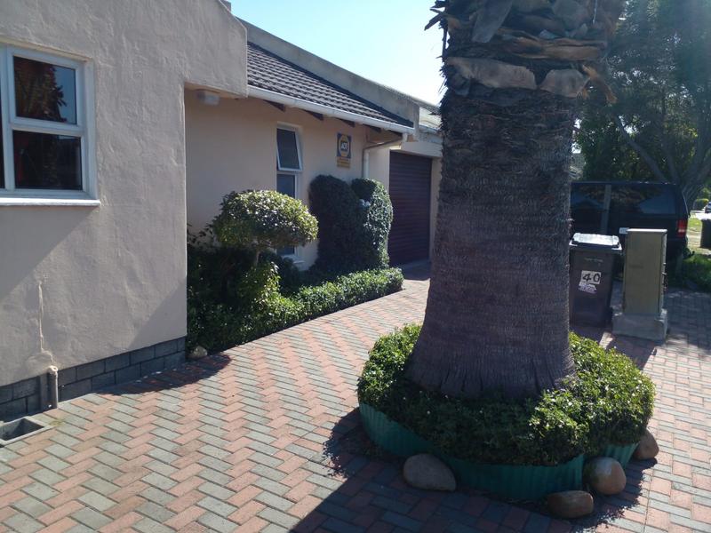 5 Bedroom Property for Sale in Tuscany Glen Western Cape